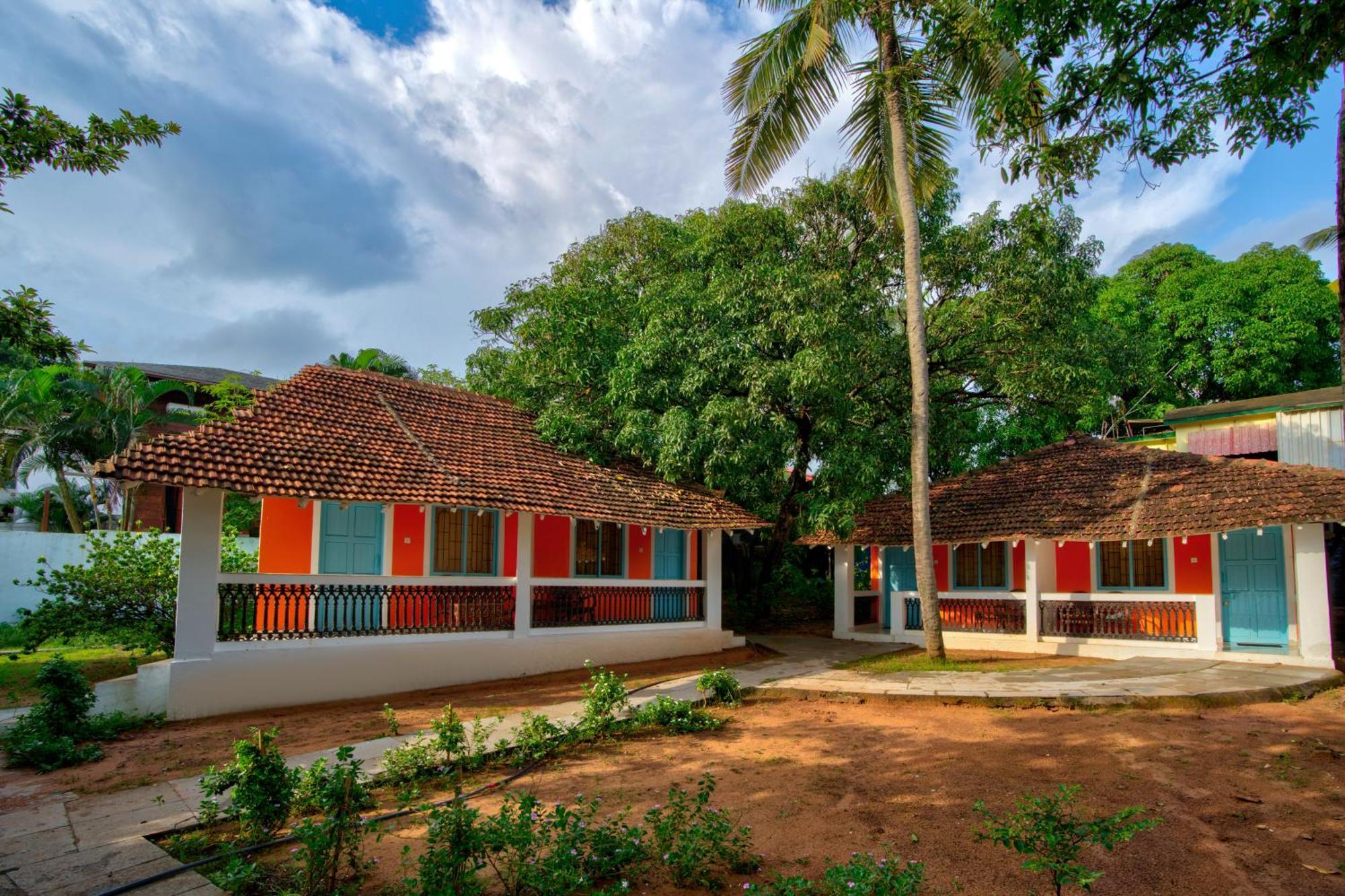 Papilio Beach Front Cottages-Tbv Baga Ngoại thất bức ảnh